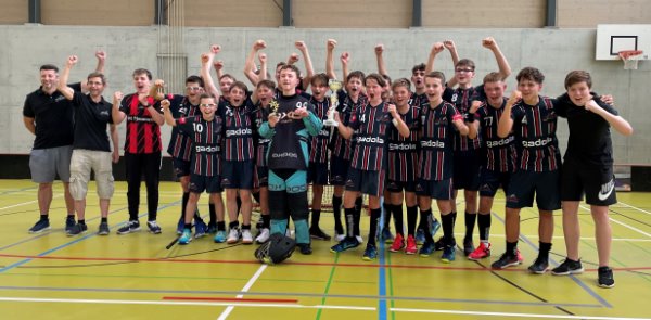 U16 holt den Pumas Cup-Pokal an den Pfannenstiel