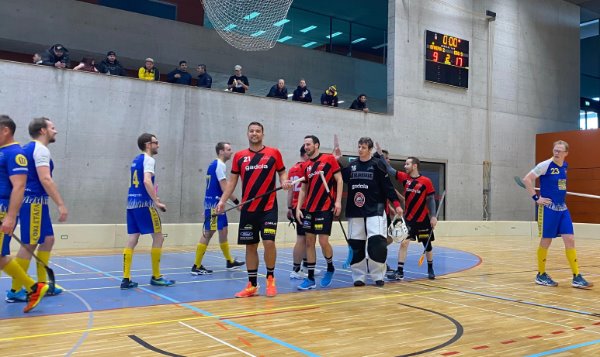 Der Tanz auf dem Parkett – Ein furioser Sieg für unser Team gegen die UHC Rappi Tigers im ersten Spiel!