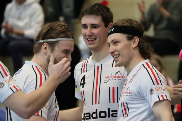 Knappe Niederlage zum Playoffstart