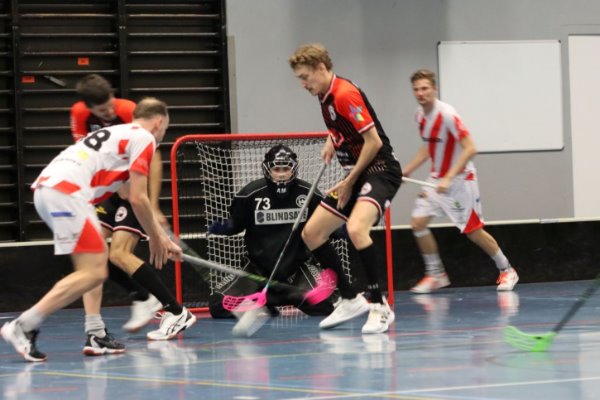 Niederlage im Zürcher Derby gegen entschlossene Limmattaler Niederlage im Zürcher Derby gegen entschlossene Limmattaler