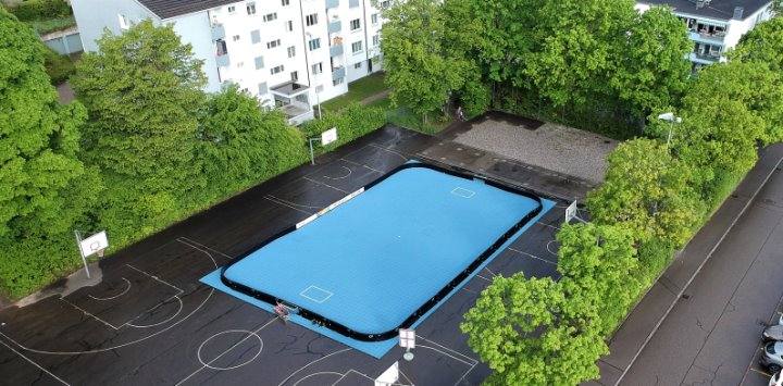 Street Floorball Feld in Oetwil am See angekommen