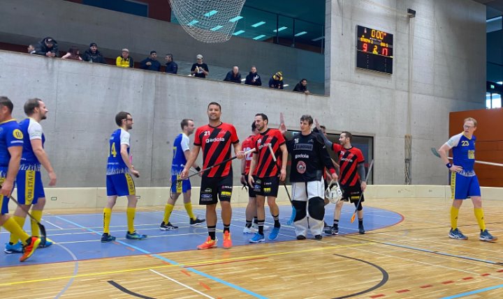 Der Tanz auf dem Parkett – Ein furioser Sieg für unser Team gegen die UHC Rappi Tigers im ersten Spiel!
