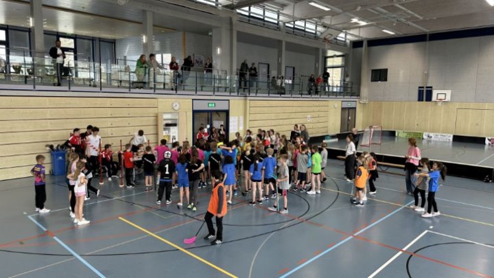 19. Mittelstufen-Schülerunihockeyturnier der Schule Egg