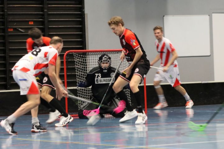 Niederlage im Zürcher Derby gegen entschlossene Limmattaler Niederlage im Zürcher Derby gegen entschlossene Limmattaler