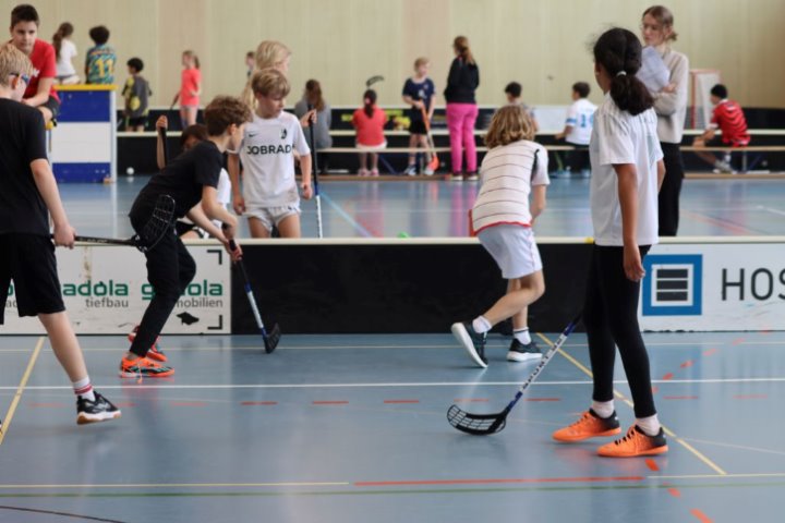 20. Jubiläums-Mittelstufen-Schülerunihockeyturnier der Schule Egg