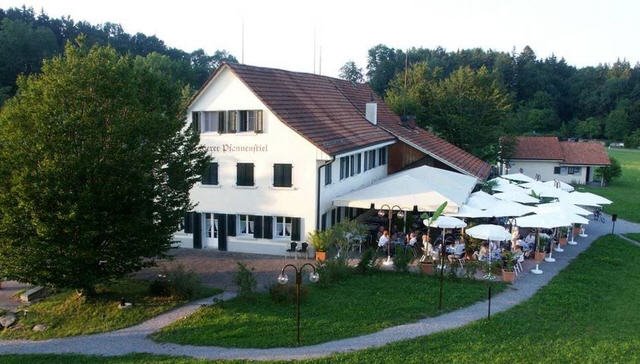 Wiedereröffnung des Restaurant Pfannenstiel – Ein neues Kapitel auf dem Egger Hausberg Wiedereröffnung des Restaurant Pfannenstiel – Ein neues Kapitel auf dem Egger Hausberg