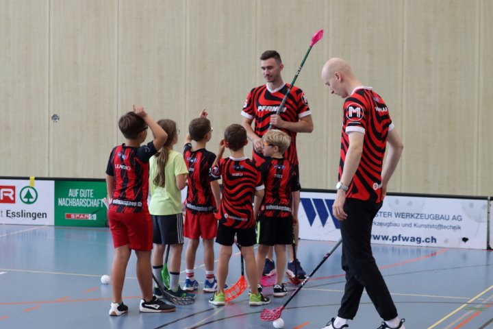2. Pfanni-Kids-Day: Unihockey-Action mit den NLB-Stars 2. Pfanni-Kids-Day: Unihockey-Action mit den NLB-Stars