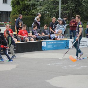 Unihockey auf dem Chilbiplatz Egg